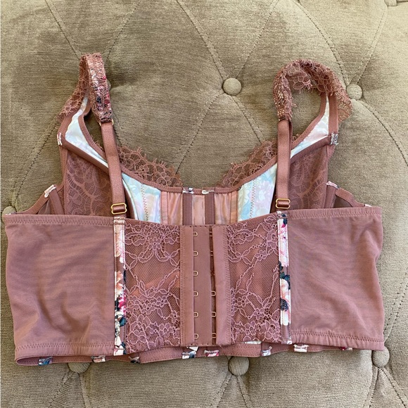 Victoria’s Secret Unlined Lace-Up Corset Top - Picture 4 of 5